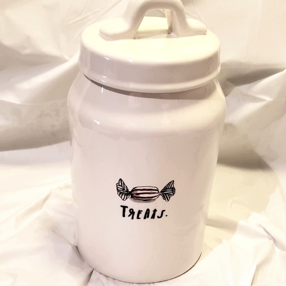 Rae Dunn " Treats" jar black white red
